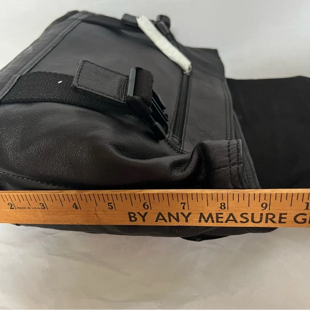 NWT FRYE AND CO. Cody Messenger Black Leather Bag